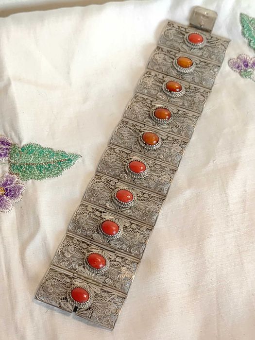 Уникална Старинна Сребърна Филигранна Гривна с Корали 19 век