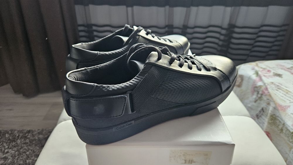 Прадавам Чисто Нови обувки Calvin Clein