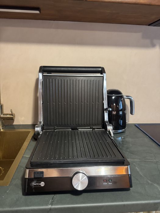 Grill/toaster electric