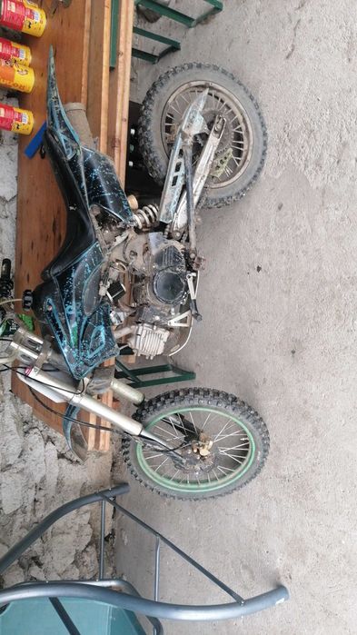 Cross 125cc.600 euro