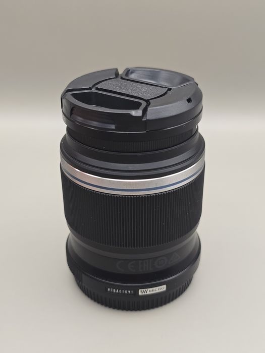 Olympus M.Zuiko Digital ED 30mm f/3.5 Macro.