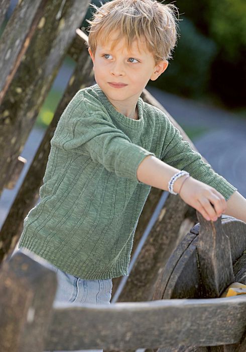 Producator de haine tricotate , metraje tricotate si sosete.