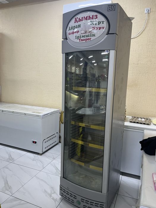 Холодильный шкаф