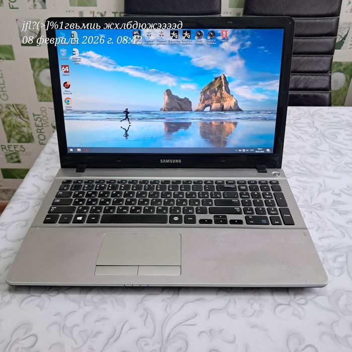 Фирменный ноутбук Samsung core I3, ram 4gb, hdd 700gb