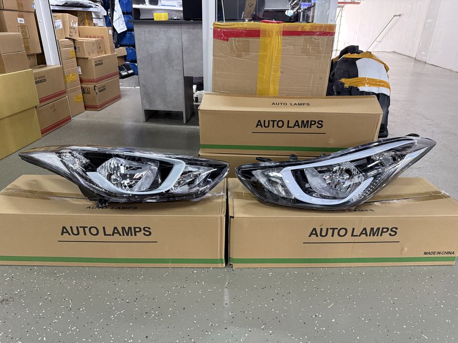 Фара передняя Hyundai Elantra MD 2010