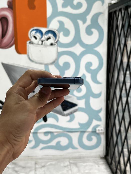 iPhone 13   Mini