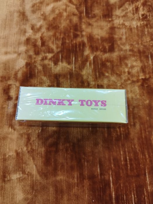 Продавам макет на количка