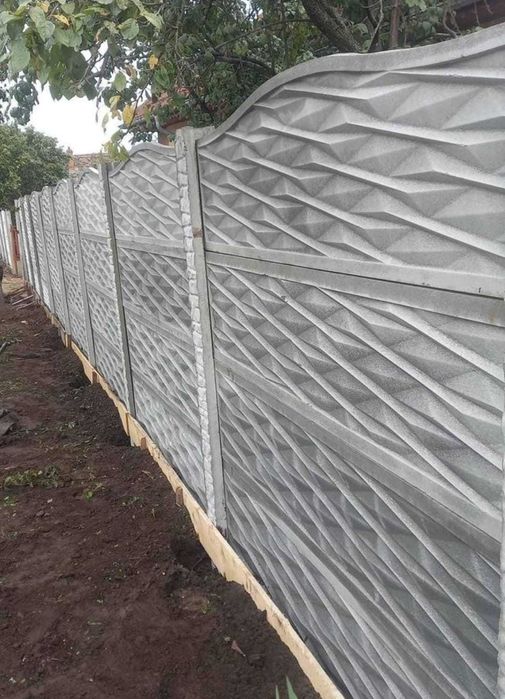 Placi de gard prefabricate