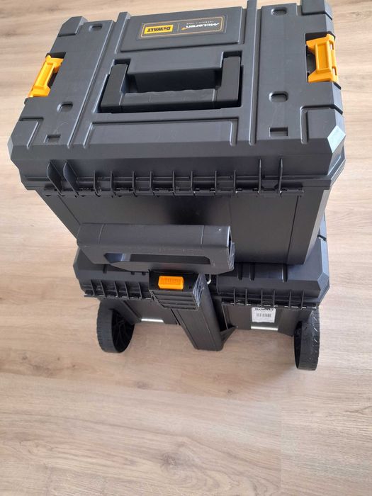 Dewalt куфар за инструменти