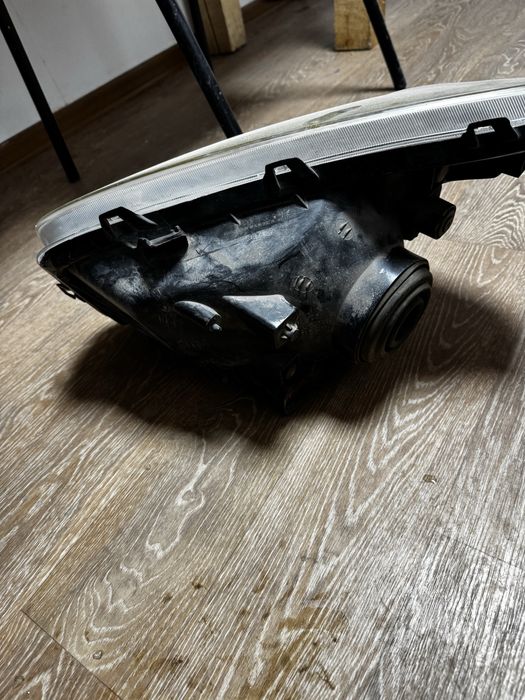 Продам фары toyota rav4 2002 дорест