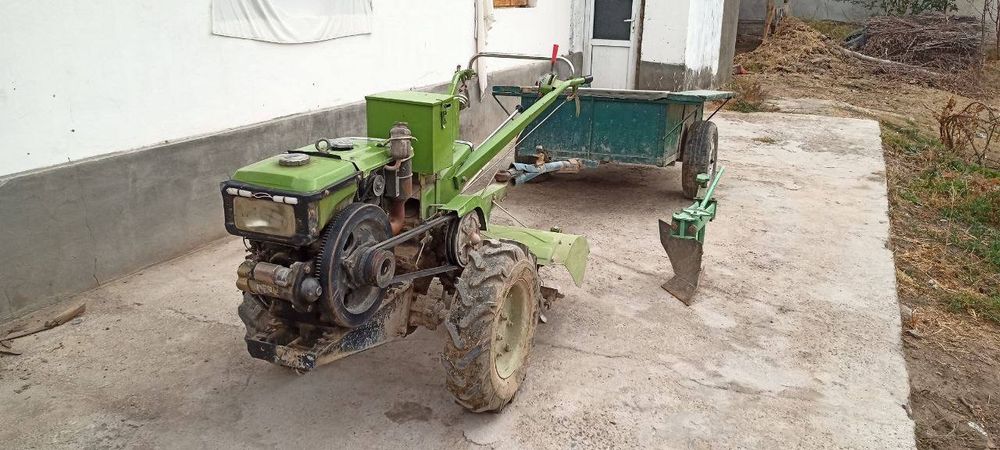 Мото блок сотилади