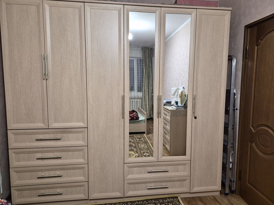 Продам  срочно спальный гарнитур