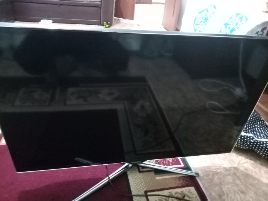Смарт тв в хорошем состояние