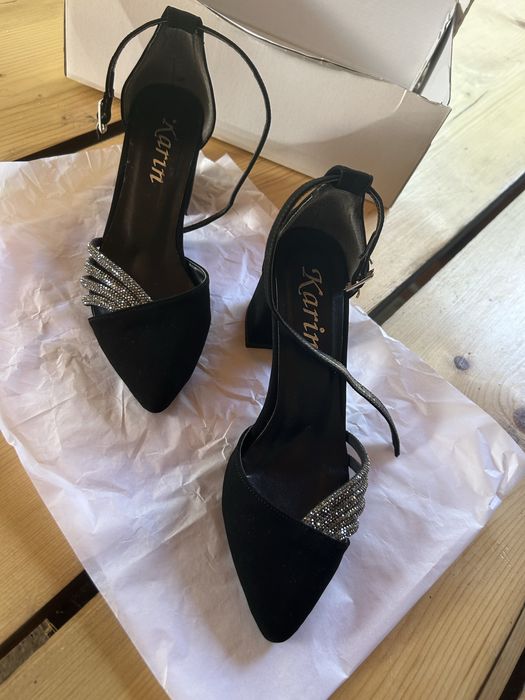 Papuci negri cu toc Stare buna!