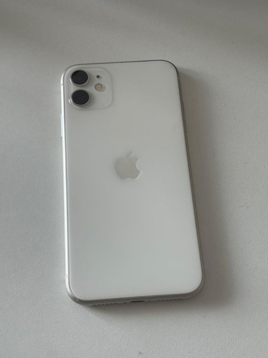 IPhone 11 64 ГБ в хорошем состояний