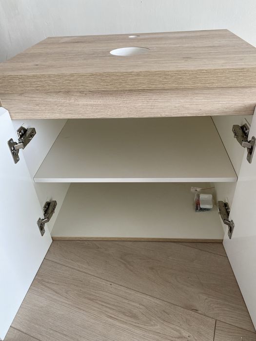 Нов шкаф за баня