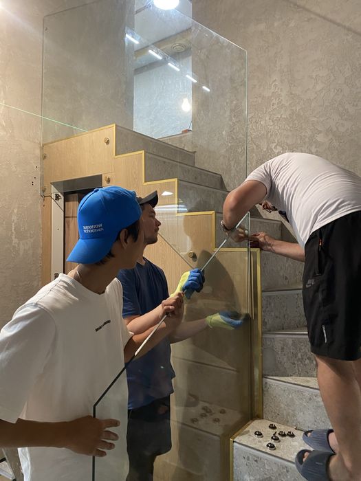 Стеклянные перила, ограждения.