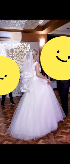 Vand rochie de mireasa tip printesa