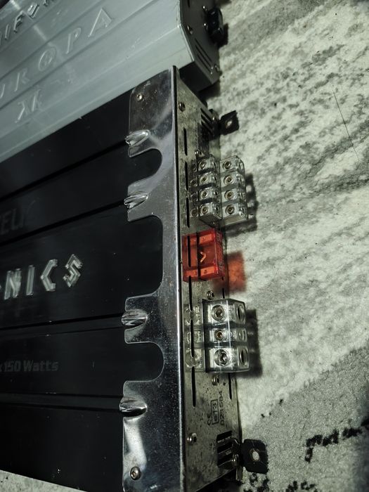 Amplificatoare auto Hifonics Crunch Kicker Jbl nu Hertz Helix Alpine