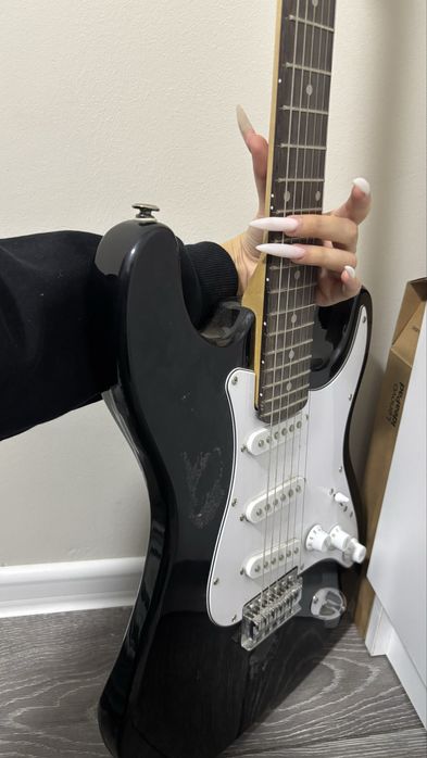 СРОЧНО электрогитара Terris