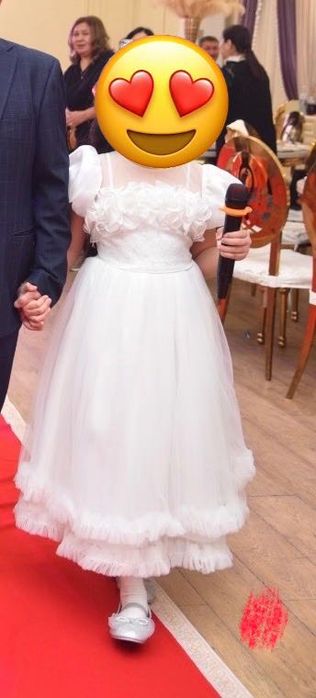 Продам белое платье на девочку размер 130-150