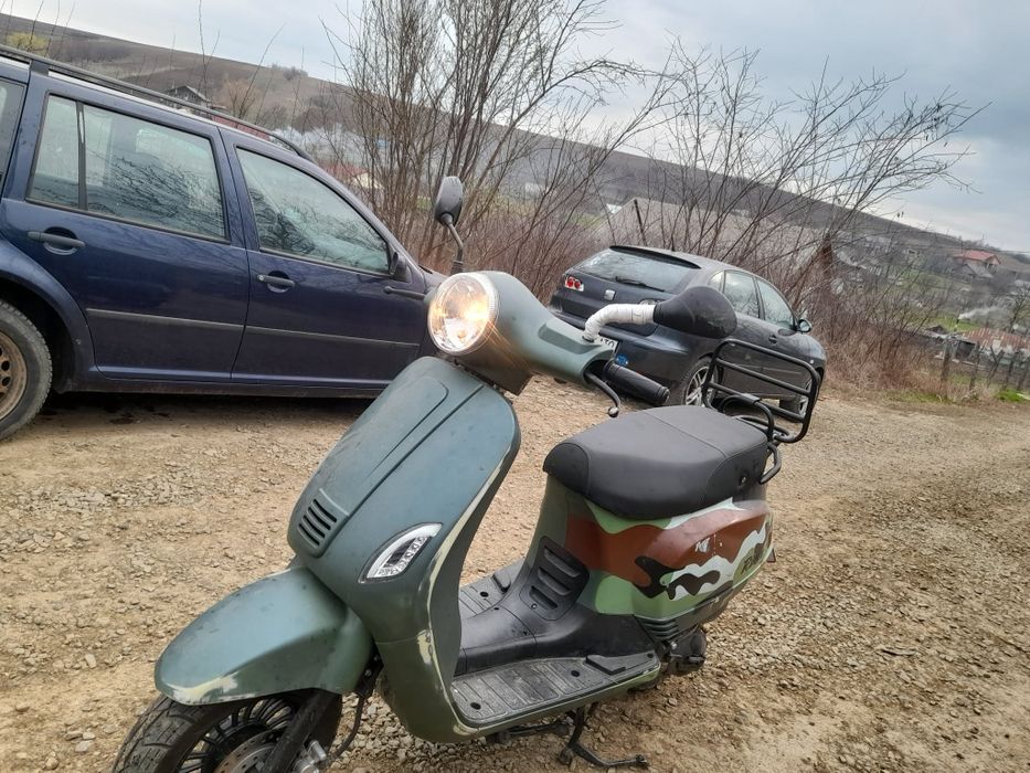 Scuter  49 cc 4t