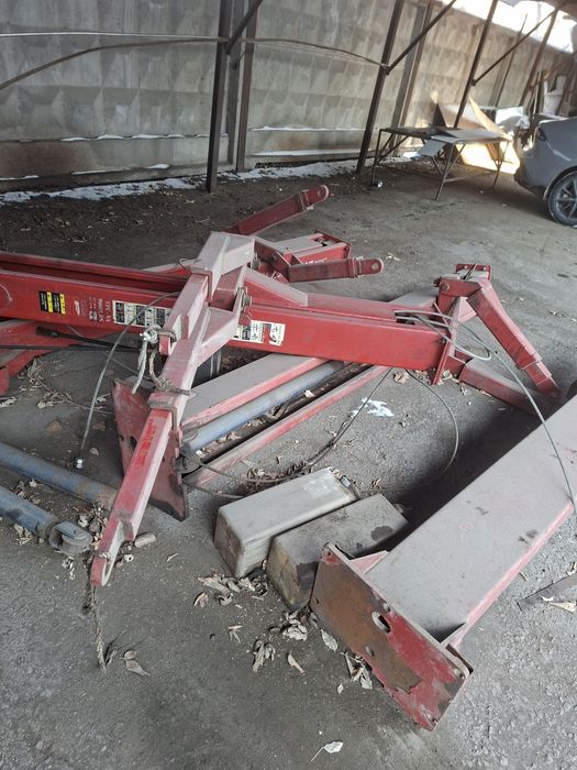 Автоподъемник гидровлически