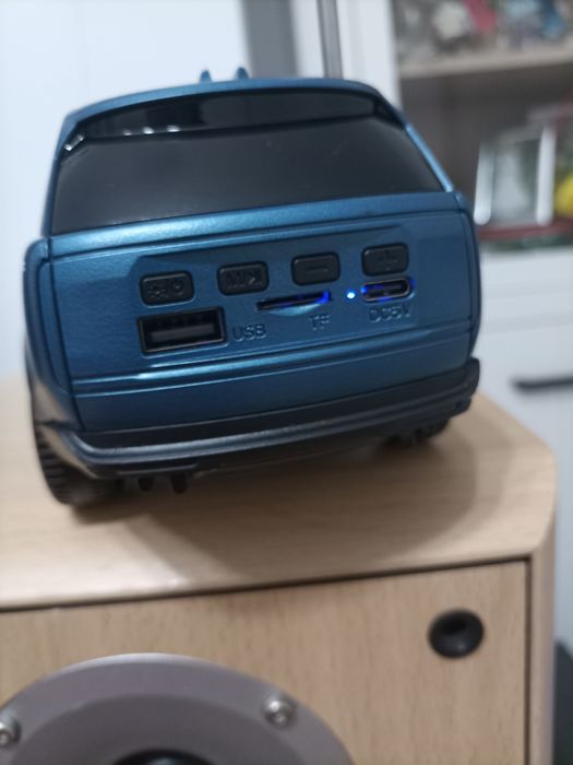 Vând boxă portabilă