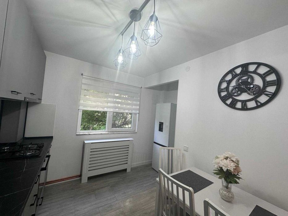 Închiriez apartament parc Tineretului
