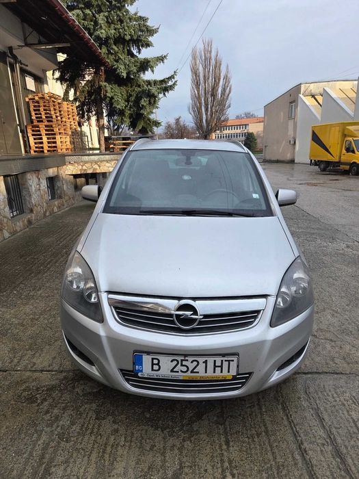 Opel Zafira B Facelift 2011 г.