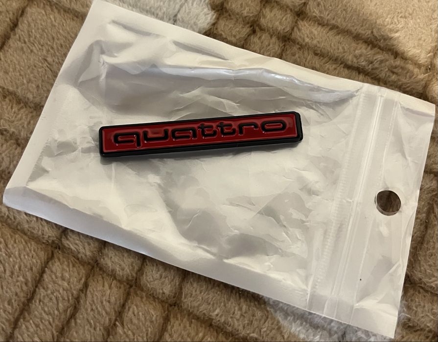 Шильдик/Значок Audi Quattro