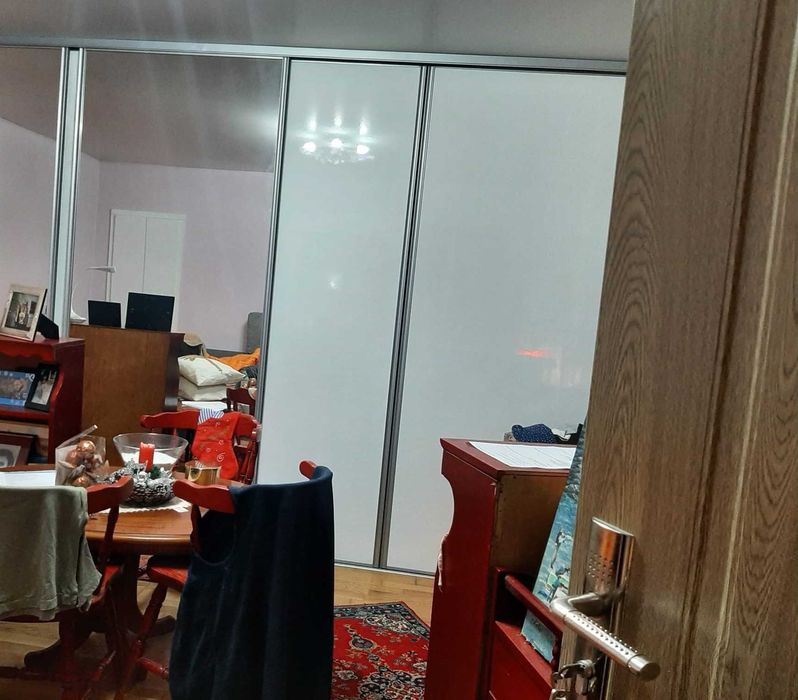 vand apartament cu o camera la casa, curte proprie, central in Dej