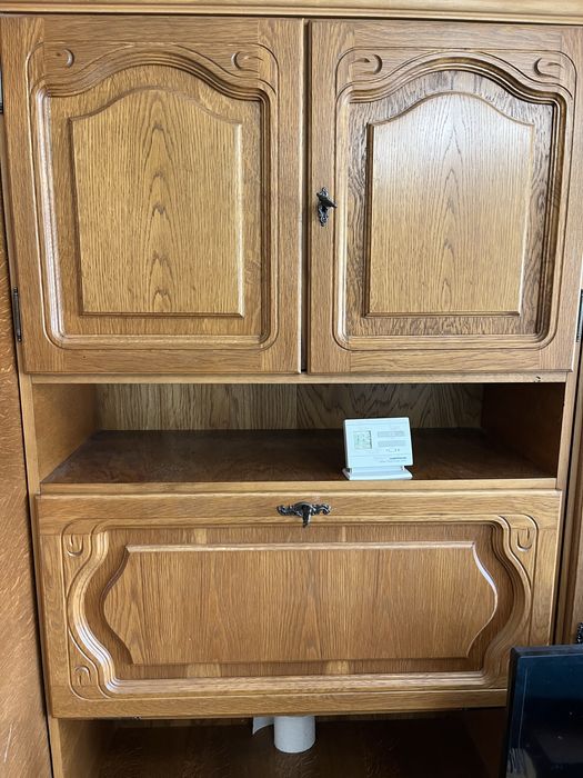 Mobila veche eleganta de vanzare .