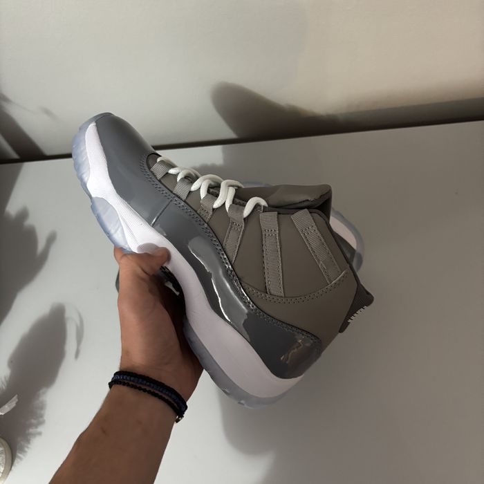 Air Jordan 11 [42,43]