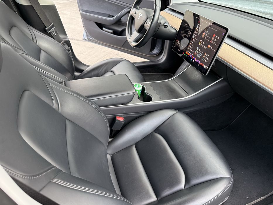 Tesla Model 3 Dual Motor (tractiune integrala), Long Range