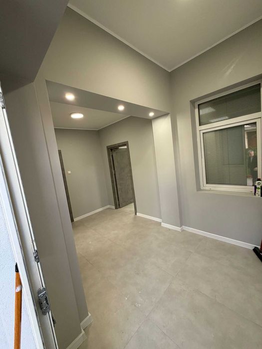 Inchiriez spatiu + curte interioara - Piata Traian