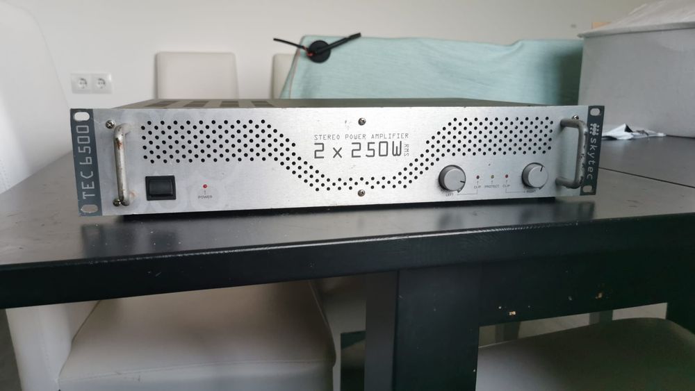 Amplificator audio profesional