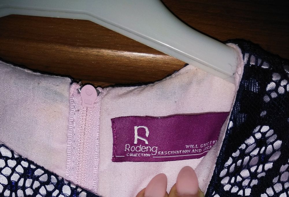 Продам платье. На 4-7 лет.