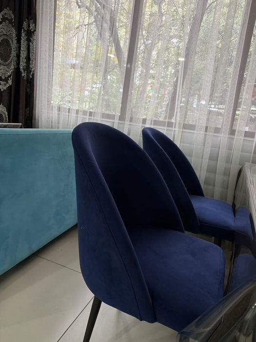 Продам столы, диваны и стулья