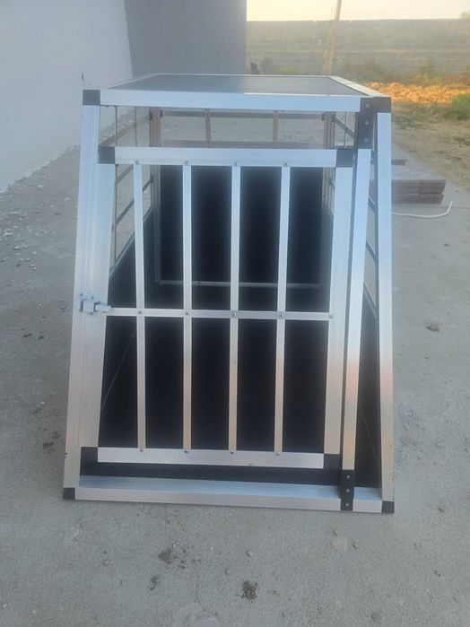 Клетка за транспорт на кучета