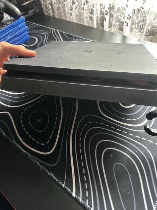 play station 4 slim 1-tb