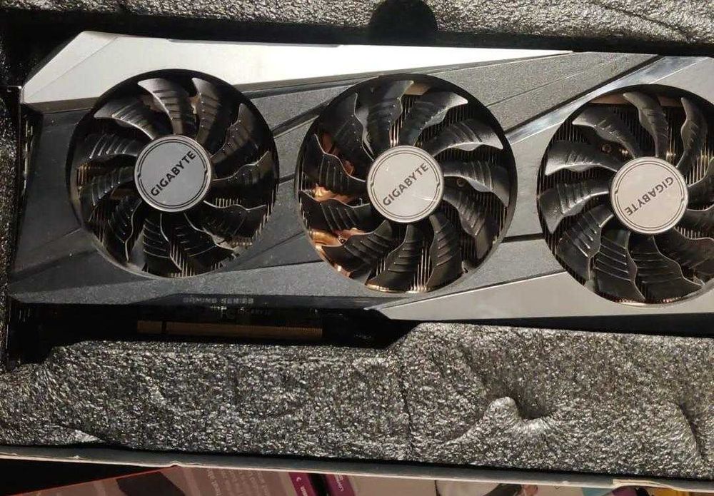 Vand schimb pc i5 13400, 2tb ssd samsung, 32gb ram, RTX 3070ti / 5060