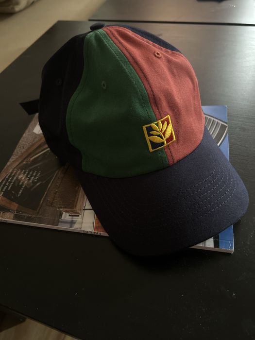 Шапка Magenta нова