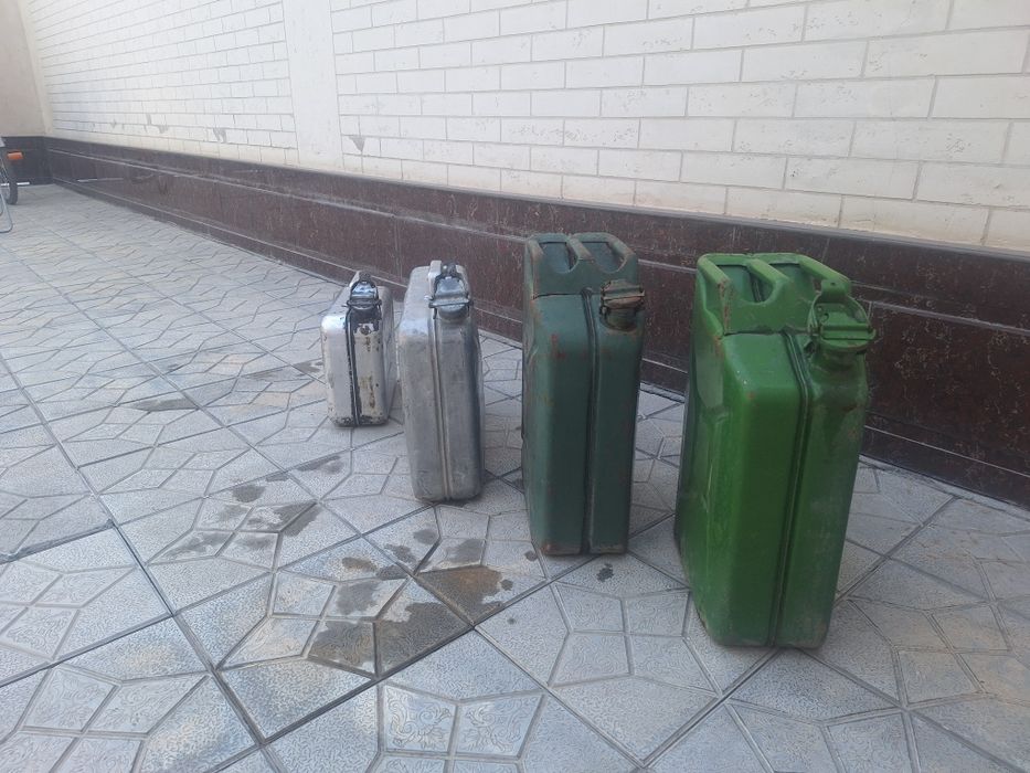 Продаются канистры срочно!!!