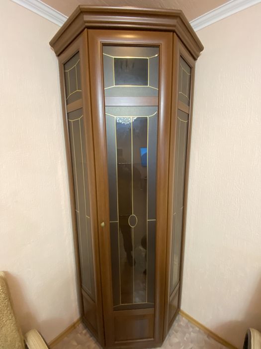 Сервант ,шкаф для посуды