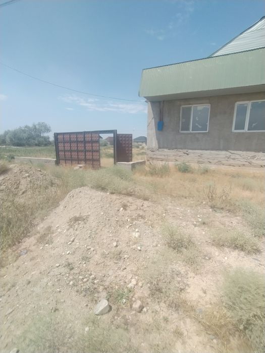 Даиын магазин мкр ортасында