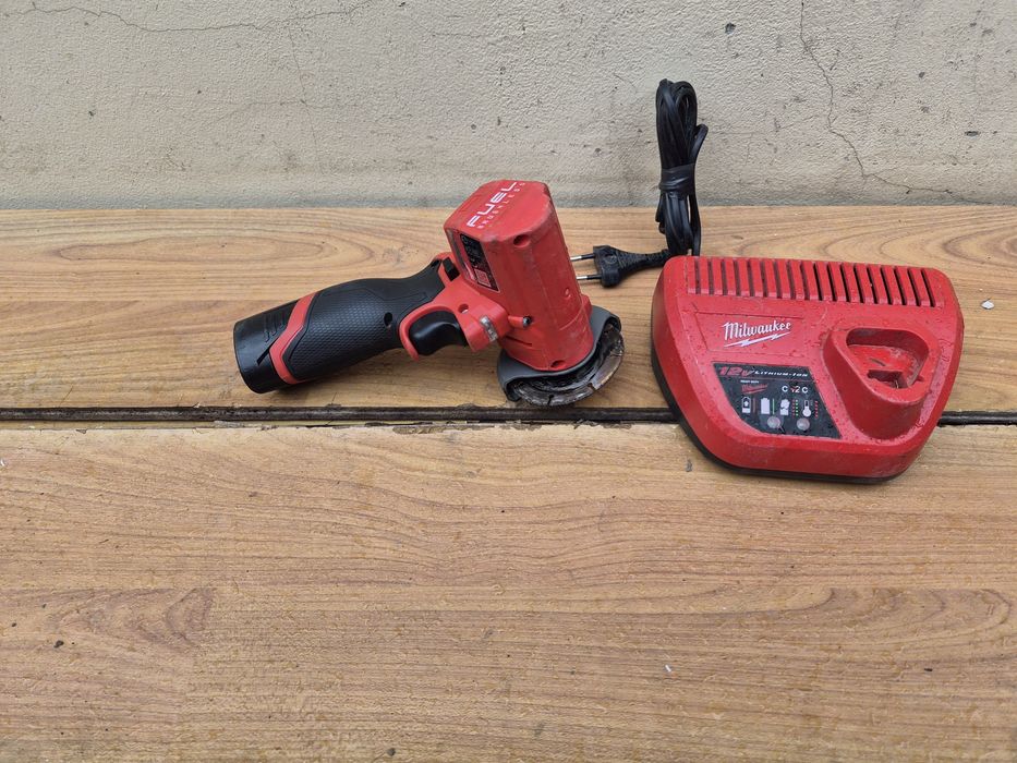 Polizor unghiular mini Milwaukee M12 FCOT