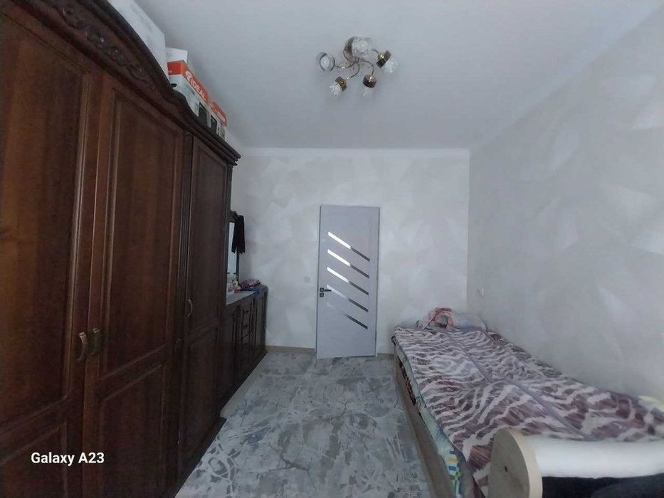 2 xonali kvartira sotiladi