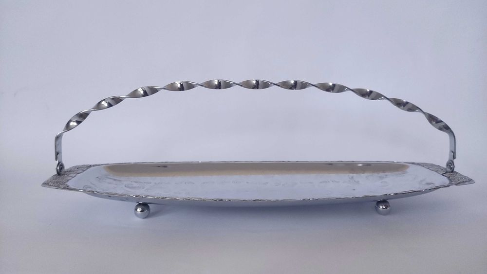 Голямо метално плато с подвижна дръжка