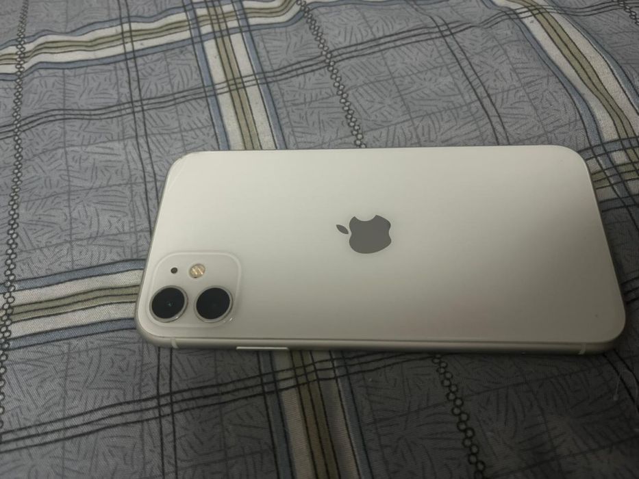 Телефон Айфон11 128г